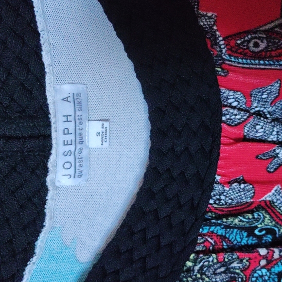 Cute Top Size Small - Picture 2 of 6